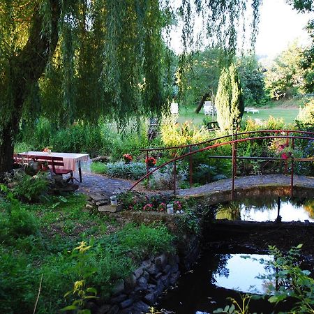 Bed and Breakfast Le Moulin Du Bignon Lassy Exterior foto