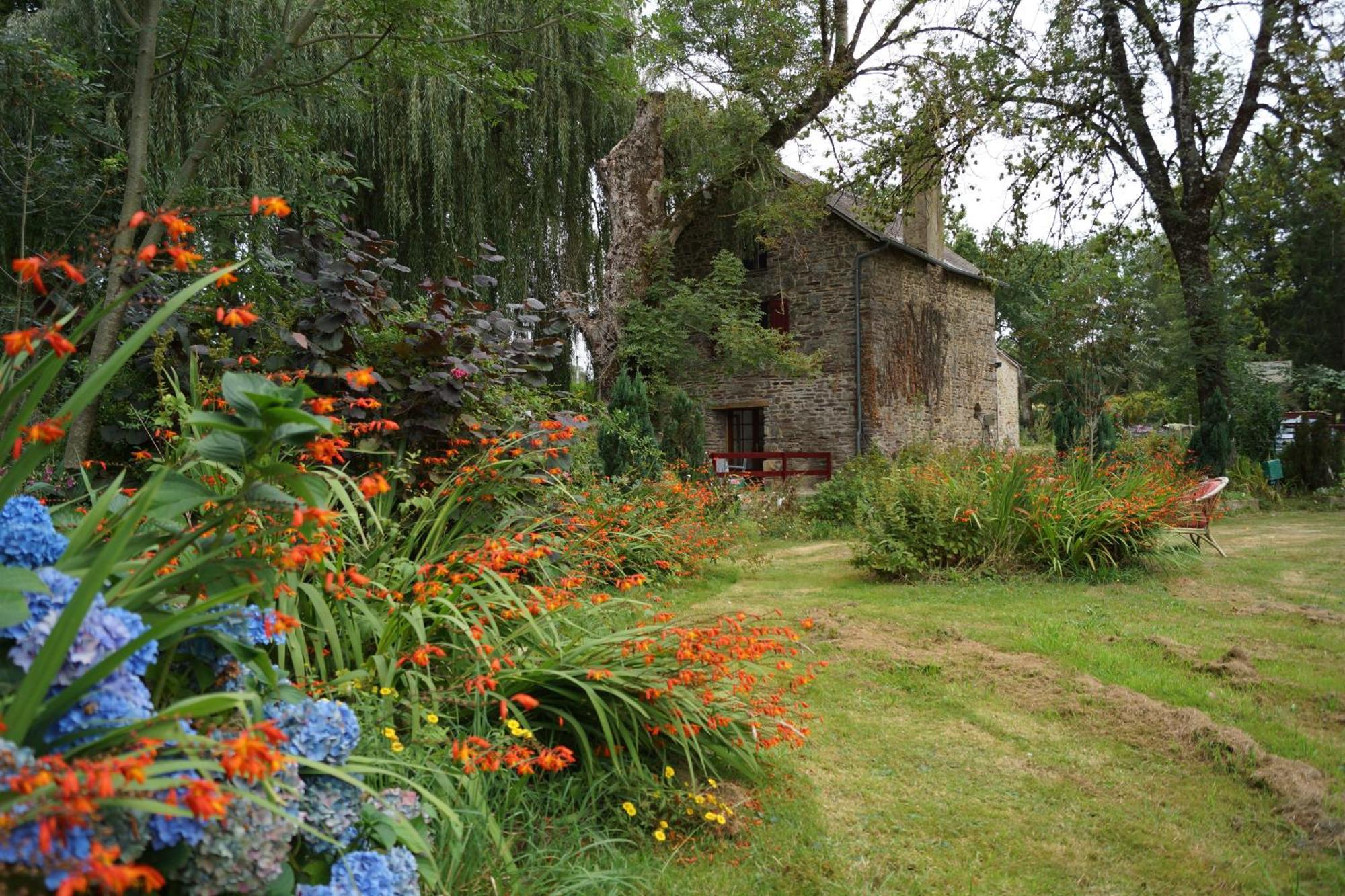 Bed and Breakfast Le Moulin Du Bignon Lassy Exterior foto