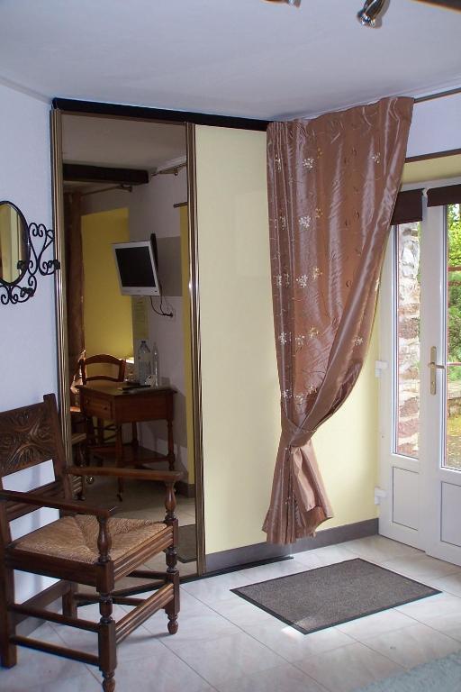 Bed and Breakfast Le Moulin Du Bignon Lassy Habitación foto
